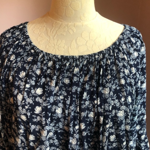 Ralph Lauren High Low Hem, Boho flowy, navy, floral top, size M - Picture 2 of 9